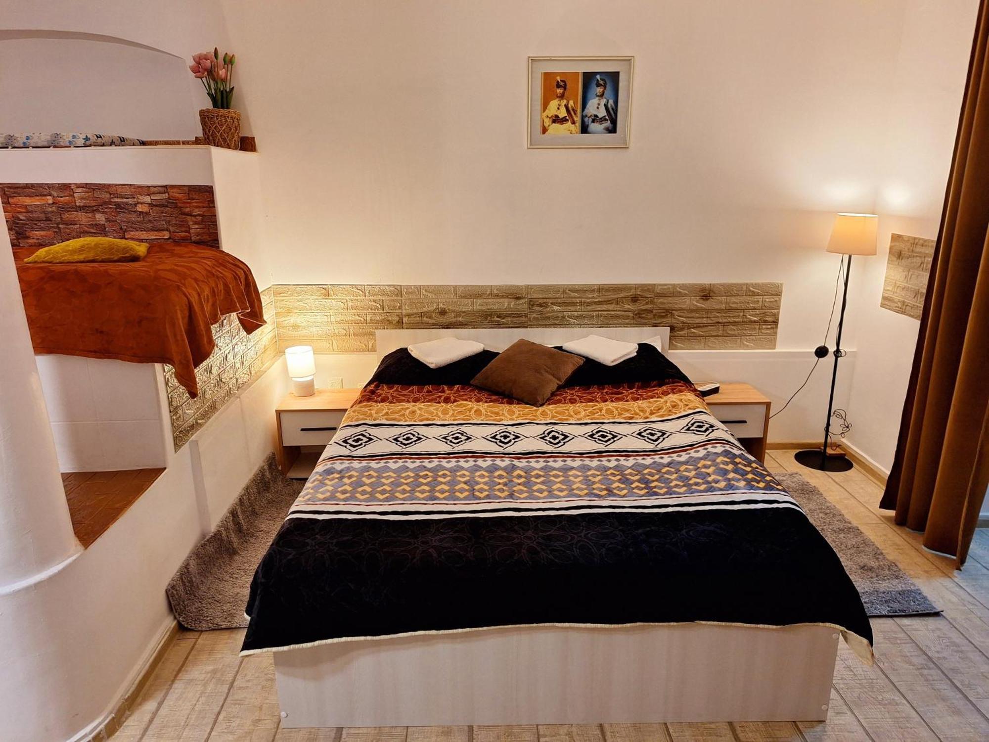 Piata Sfatului Pietonal Apartment Брашов Екстер'єр фото